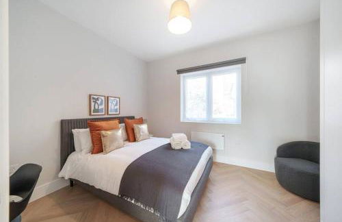 Cosy Tooting Retreat: 2-Bed Gem - Photo 3