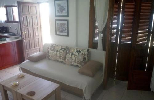 Kamari Guesthouse - Photo 17
