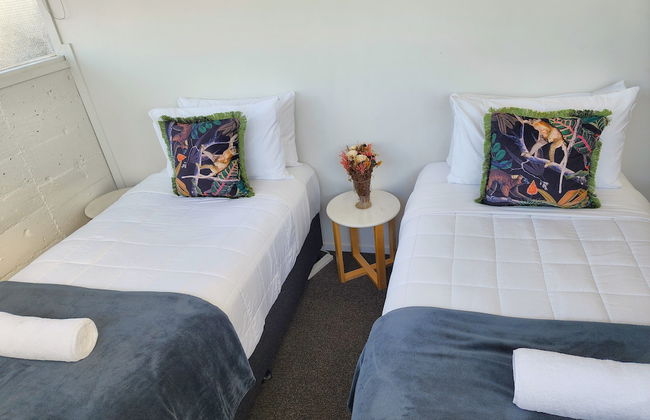 U Suites on Webb - Photo 15