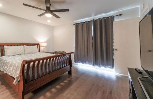 Beautiful home with backyard - Photo 22