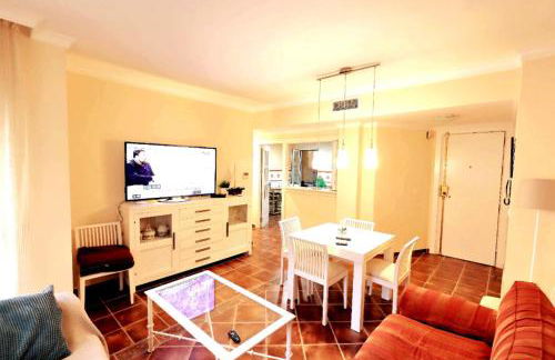 At the center & very close to the Paseo beach, with double garage, renovated and fully equipped apartment - Photo 6
