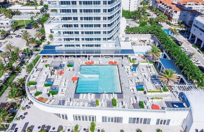 W Residences 2 Bedroom Suite 2 Condo by RedAwning - Photo 42