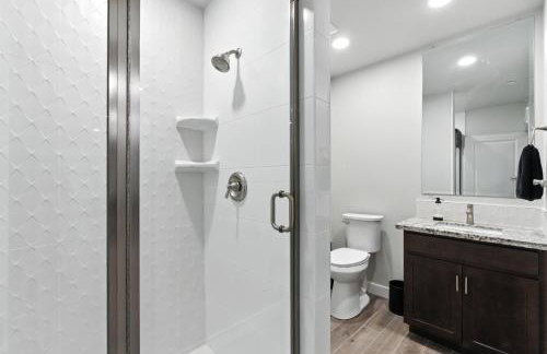 The White House Coveted Triplex Near Lake - Foto 72