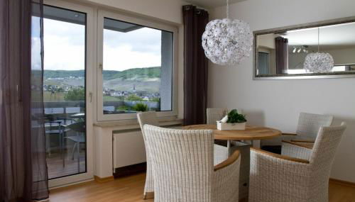 Bernkasteler Moselpanorama - Foto 1