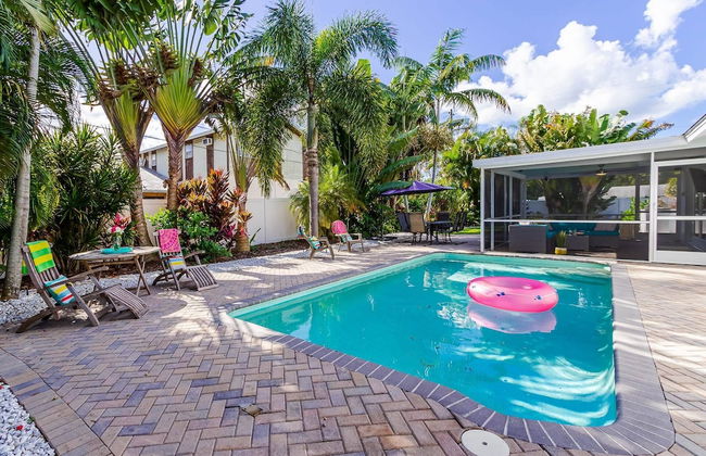 Fruit & Wine Saltwater Pool Home - Foto 10