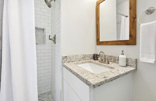 LSU Slammer Arcade 4 5 mile to LSU Private Yard - Foto 21