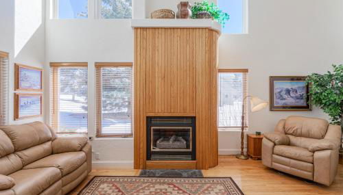 Year-Round Base with Balcony and Mtn Views in Driggs! - Foto 5