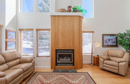 Year-Round Base with Balcony and Mtn Views in Driggs! - Foto 5