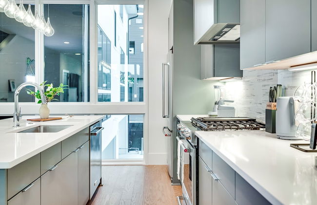 Sky High Cowgirl Luxe 4BR w Rooftopdeck Karaoke - Foto 35