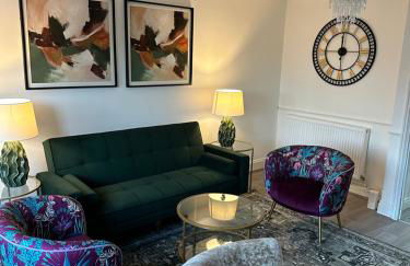 Modern 2 Bedroom House Near London City Airport, Excel, O2 & DLR with FREE Parking & Privet Entrance - Foto 14