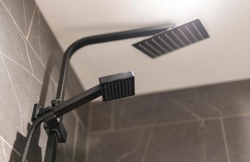 Lux Style Homes -1 BED APARTMENT close to City Centre - Free WIFI - Free Parking - Smart TV - Full Kitchen - Self Check In - Foto 45