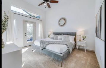 Stylish townhome near AT&T Stadium, Globe Life, Six Flags & More - Photo 18