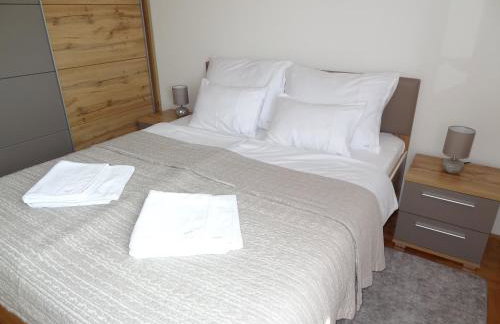 Well-equipped apartment with free parking - Photo 27