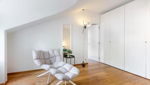 Hostdomus - Lagrange Luxury Apartment - Photo 4