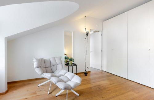 Hostdomus - Lagrange Luxury Apartment - Photo 4