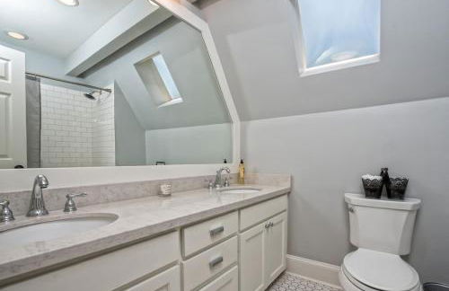 FIXER UPPER’s Original BARNDOMINIUM!! Sits on Private 16 wooded acres & lake - Foto 4