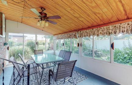 Sideline Sanctuary: Cozy Nights, Game Day Lights - Foto 10