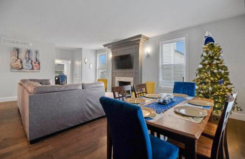 Main Street Oasis Pool and Hot Tub Sleeps 8 - Foto 3