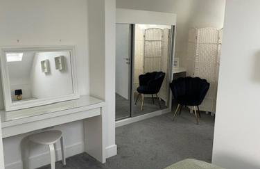 Beautiful house in Poole with parking, 2 bed & 2 bathroom - Foto 29