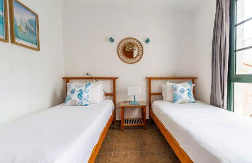 Casa Lili - Shared Pool - Close to Seafront Promenade - Sea Views from upper terrace - Foto 49