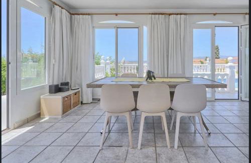 Villa with Private Pool and Gorgeous View - Photo 3