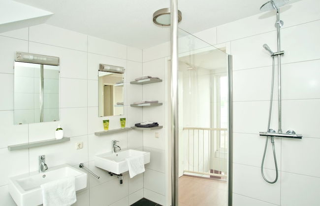 Villa in Maaspark With Sauna and Lake Views - Photo 8