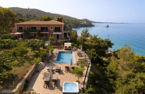 Avra Private Suites - Photo 3