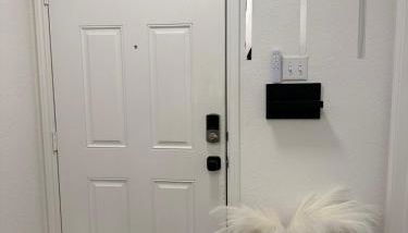 Cozy Stay with Pool Relax with Easy Access to Highway - Foto 4