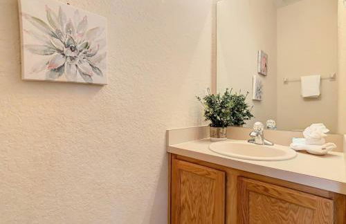 Family Getaway: 4BR Townhome by Old Town - Foto 38