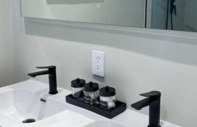 Luxurious Westchester Home Near Miami Clinics - Photo 15