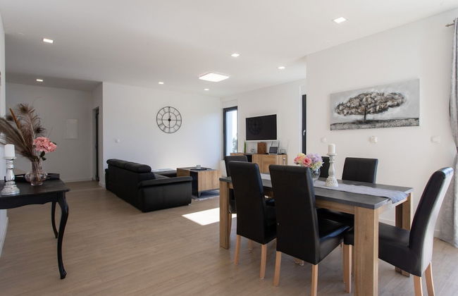 Dazzling Kaštel Novi Villa With Private Pool and Scenic Sea Views - Foto 28