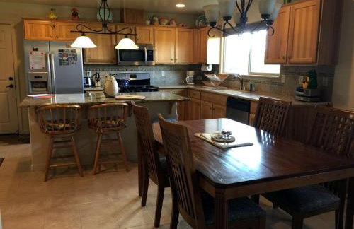 Luxury Cabin Rental with a Fire Pit in Coulterville, California - Foto 3