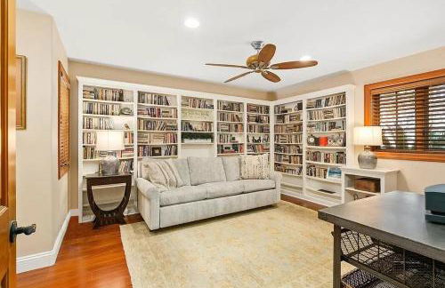 Enchanting French Inspired Chateau with Beach Club! - Foto 11