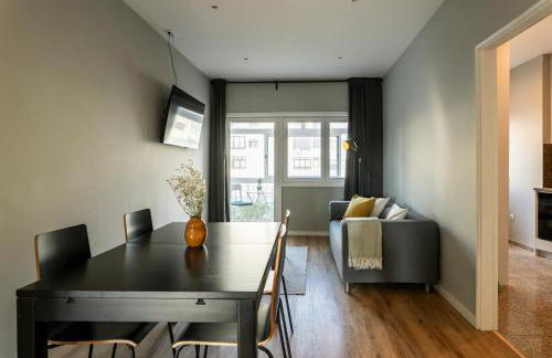 3BR Flat by Casa da Música, Central, Sleeps 6, E - Foto 1