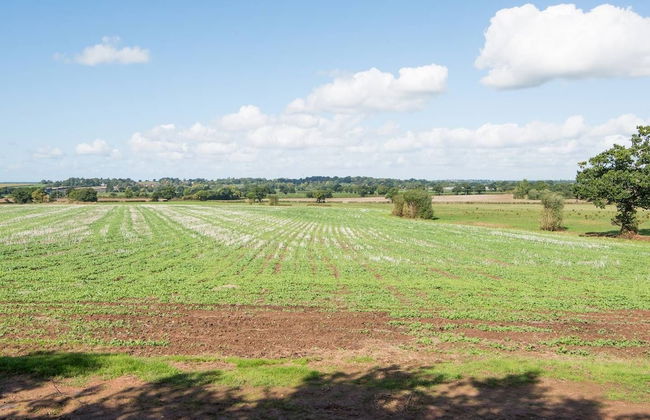 Super Spacious Barn Conversion With Free Wifi, Netflix Fireplace - Photo 52