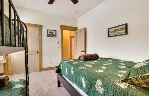 Luxe Cabin w/Hot Tub and Amazing Views - Foto 31