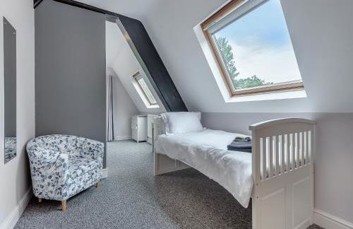 The Pool House - Photo 16