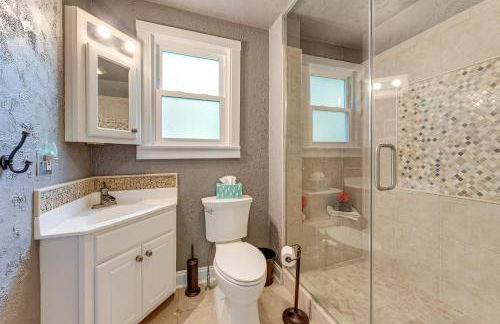 Lake Geneva Family Gem with Fenced Dog Run! - Foto 19