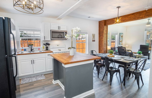 Charming 4br/2ba Only 5 Mins Downtown & Riverwalk - Photo 11