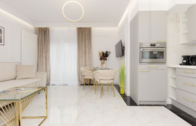 Glamour Studio by Renters Prestige - Photo 5