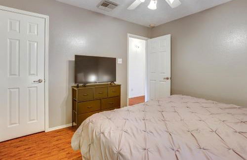 Fish and Hike Pet-Friendly Humble Home with Yard - Foto 14