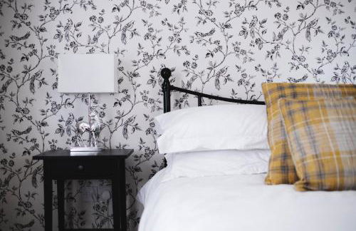 Large Country House with Hot Tub, Pool Table, and Log Burner - Photo 62