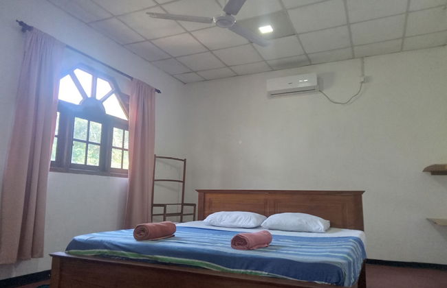 Charming 2-bed Apartment in Weligama - Photo 15