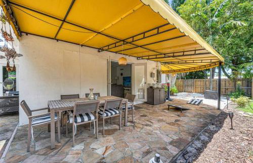 Modern Tropical Pool House North Miami Hot Tub - Foto 4