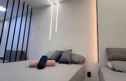 Pé na Sapucaí! Apto Completo, Decorado e Metrô na Porta - Foto 49