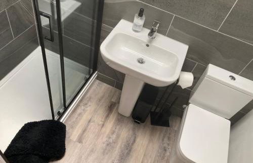 Cheshire Home Stays - Photo 22