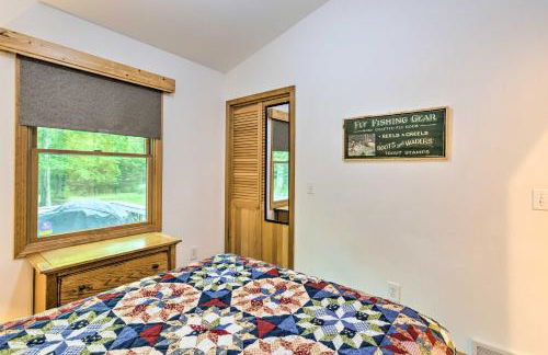 Charming Thompsonville Home with On-Site River! - Foto 16