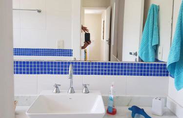 Casa alto padrão na Ferradura em condomínio com piscina privativa - Foto 49