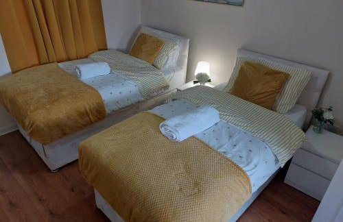 Two Bedroom Semi-detached Modern House in Birmingham - Photo 5