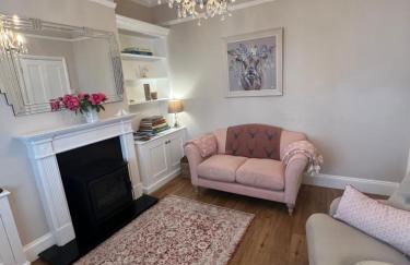 The Lily Pad - Boutique Townhouse, a short walk to Town Center and Racecourse - Photo 22